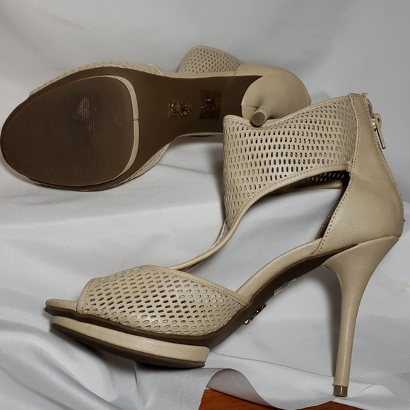 Jennifer Lopez 4" heels - Picture 4 of 4